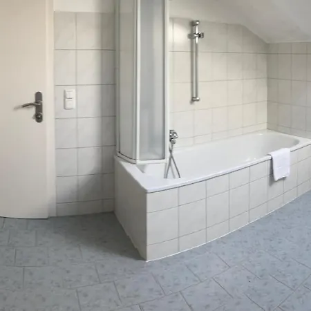 Lisa - By Alpen * צל-אם-זי